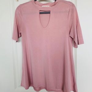 Short sleeve key hole tee shirt